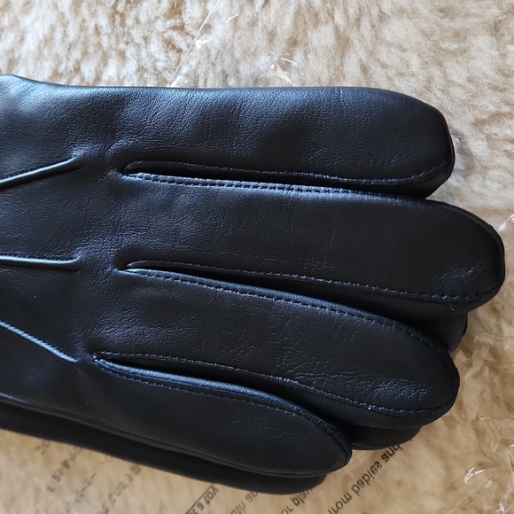 NWT Coach Black Sheep Leather Tech Gloves Men's Size L. 🖤🧤🎁 - Picture 15 of 16